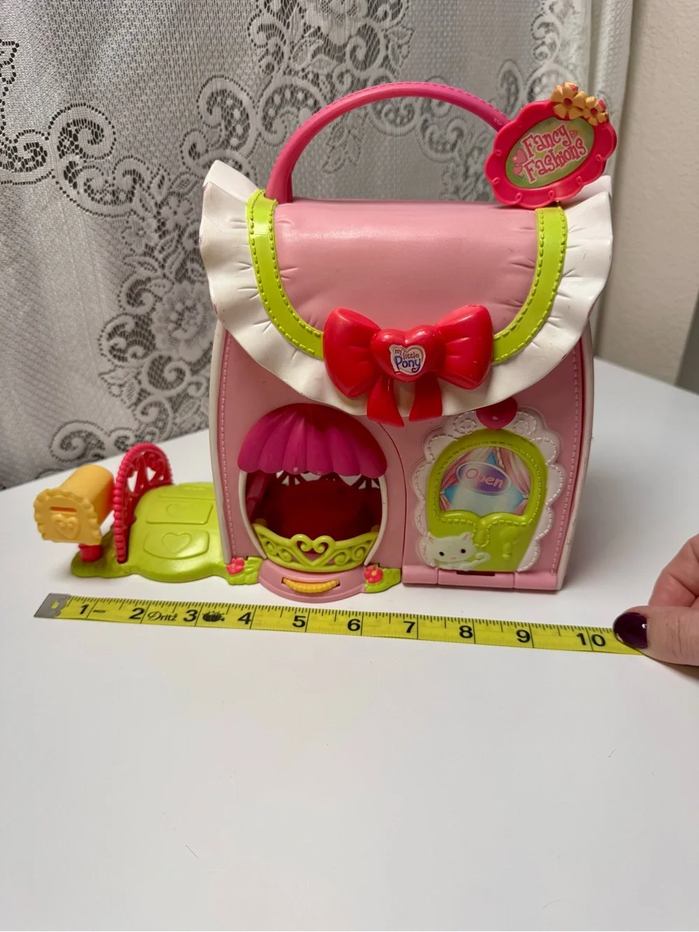 Vintage Hasbro 2006 My Little Pony Ponyville Purse Playhouse. No accessories.